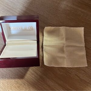 ⭐️ Shreve & Co. Mahagony Wood Ring Jewelry Box EUC